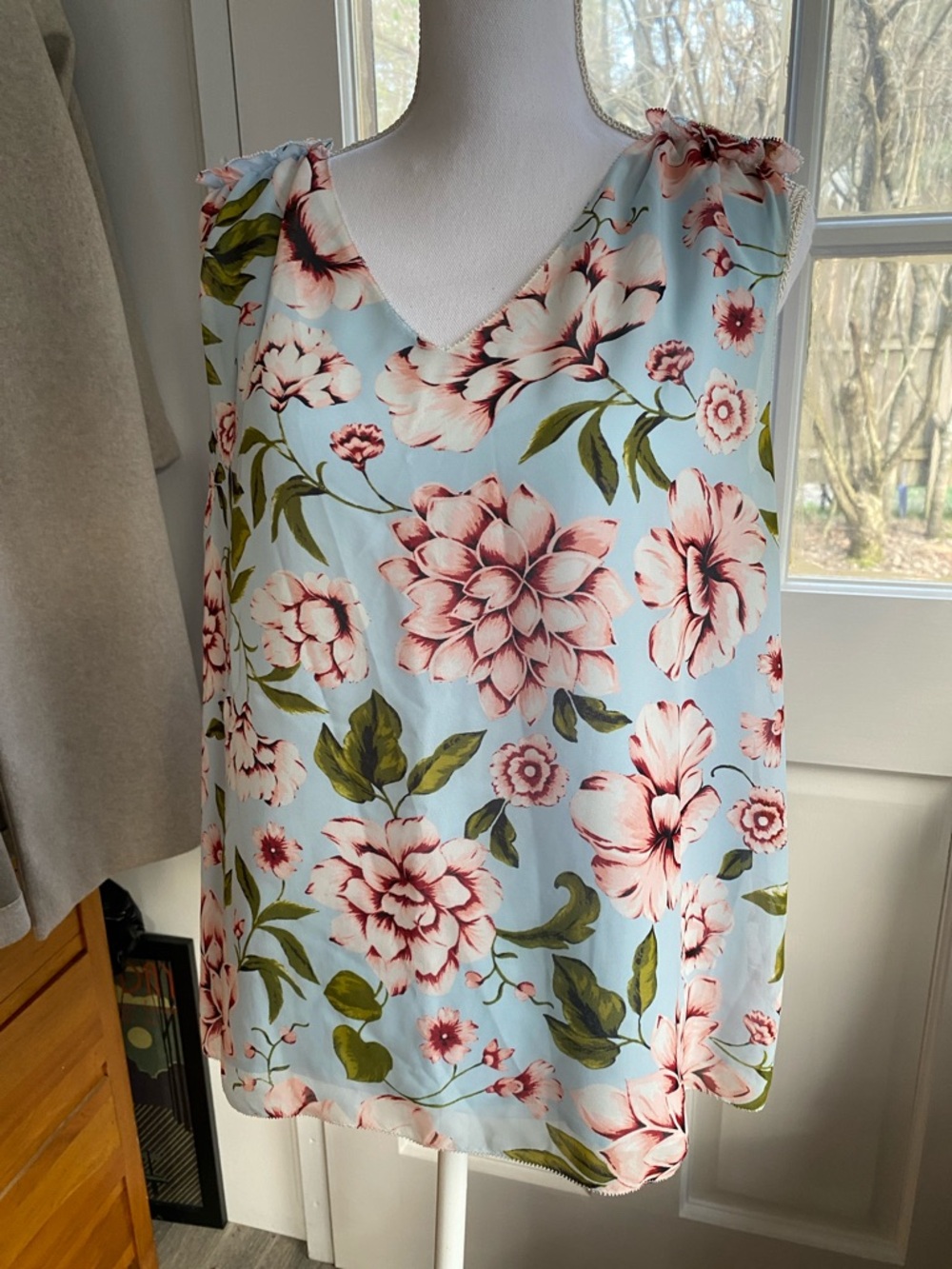 Ann Taylor Light Blue Floral V-Neck Ruffle-Shoulder Camisole
